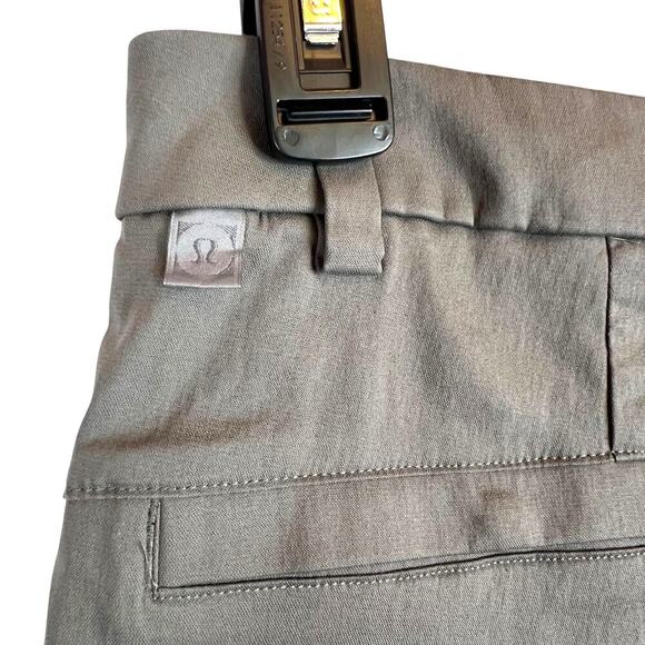 Lululemon 9" Commission Shorts Warpstreme Performance Chino in Gray Men's 31 W - Picture 10 of 15